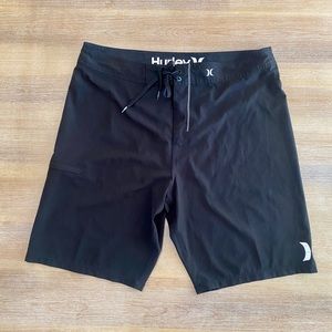Men’s black Hurley Phantom Board shorts size 36